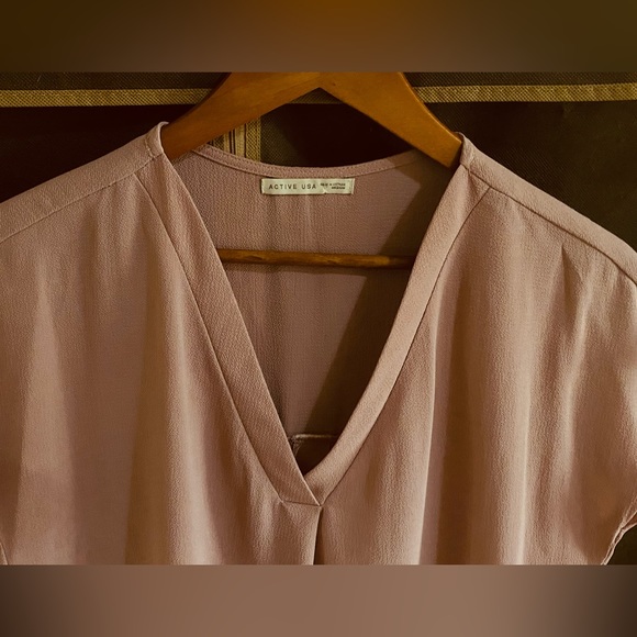 Soft pink top - Picture 2 of 3